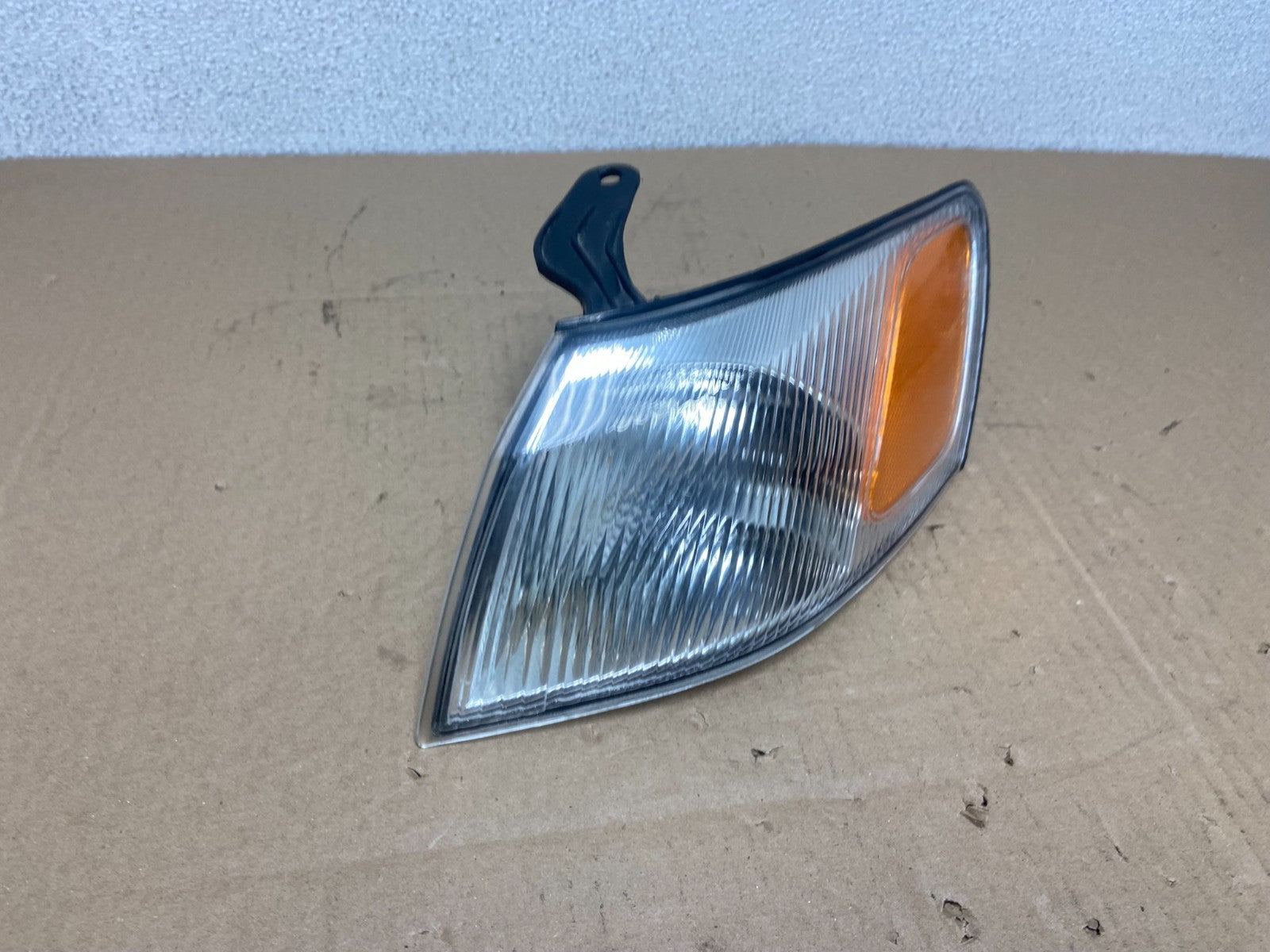 1997 1998 1999 Toyota Camry Left Driver LH Turn Signal AB6159 DW2