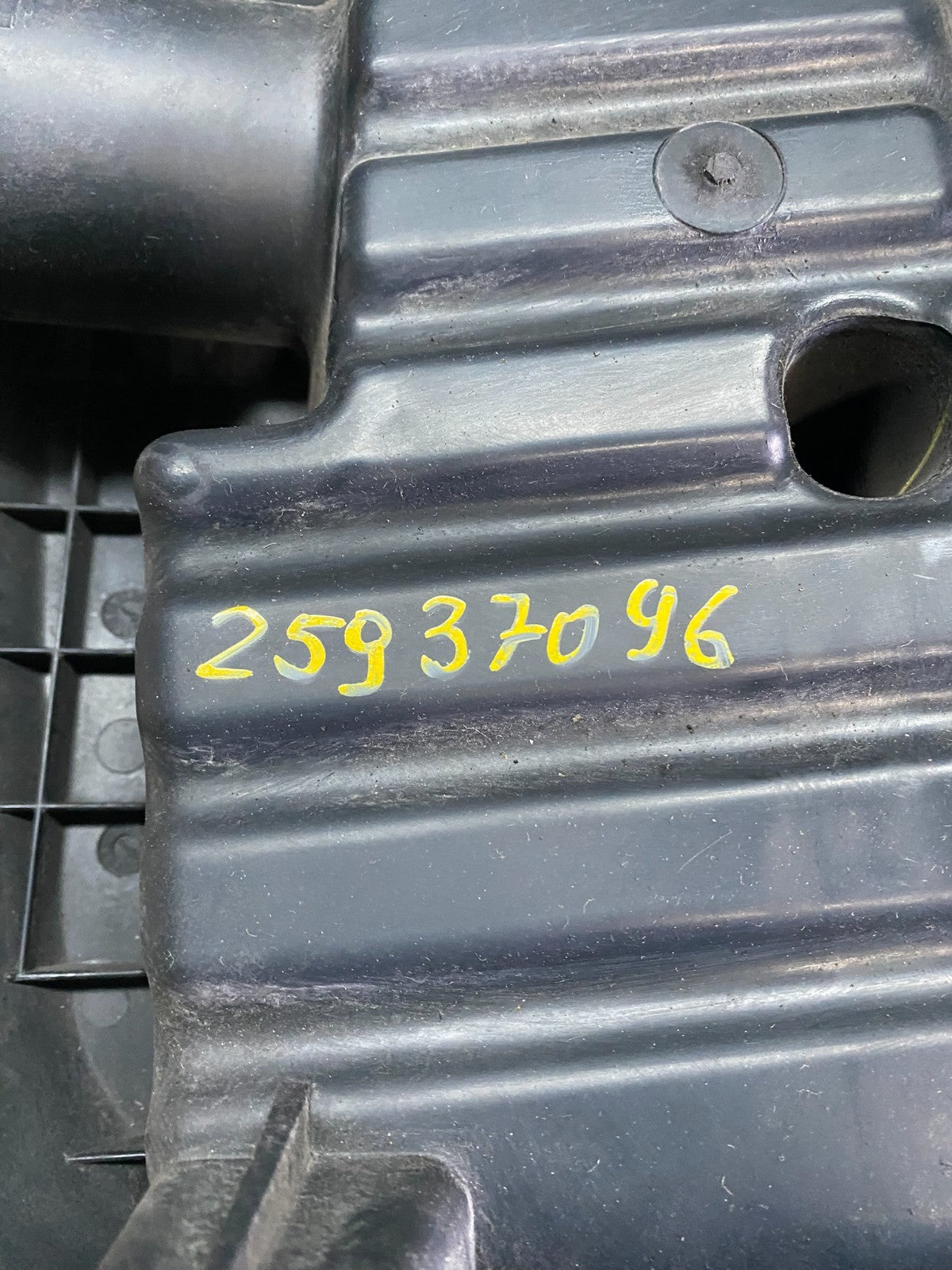 2006 to 2011 Chevrolet HHR Engine Motor Cover Shield S9785 DG8