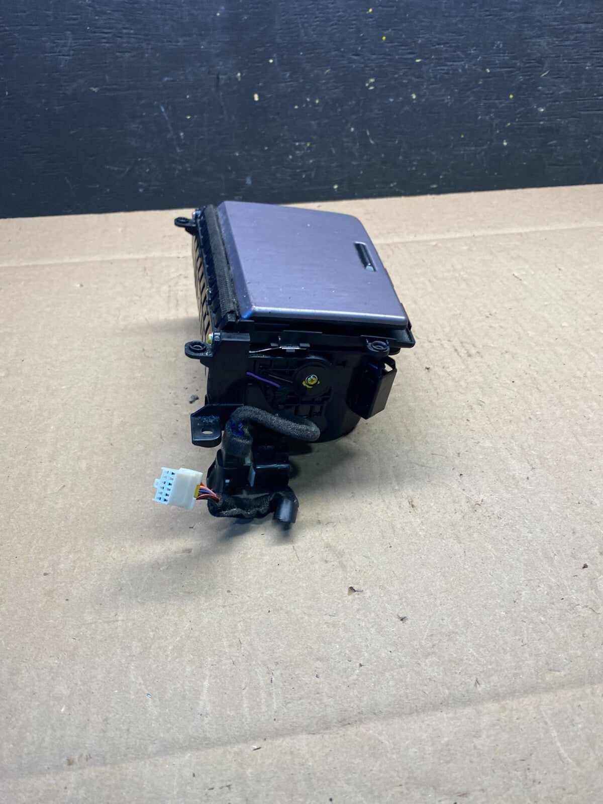 2014 2015 2016 Hyundai Equus Front Center Console Floor Cup Holder O3632 DG5
