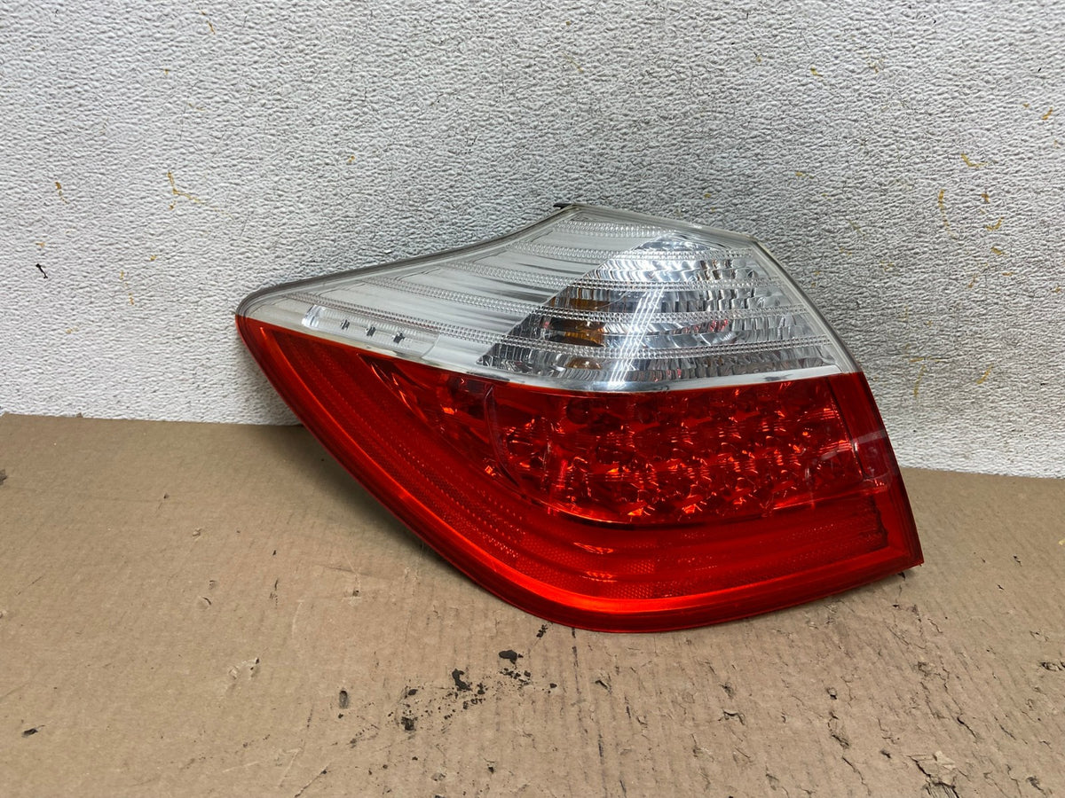 2009-2011 Hyundai Genesis Sedan Left Driver LH Tail Light AH6024 LK0