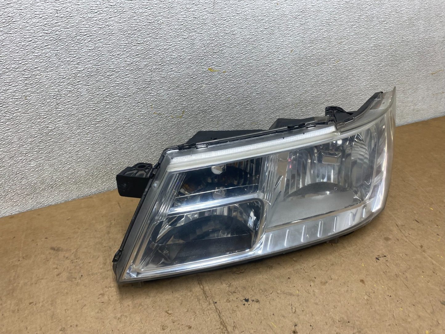 2009 to 2017 Dodge Journey Headlight Left Driver Lh Side Halogen X7462 GD2