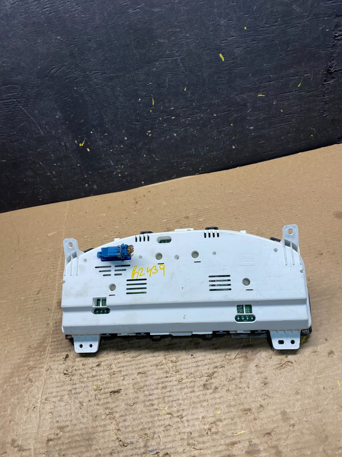 2008 - 2010 Ford Edge Gauge Speedometer Cluster OEM R2439 DG5
