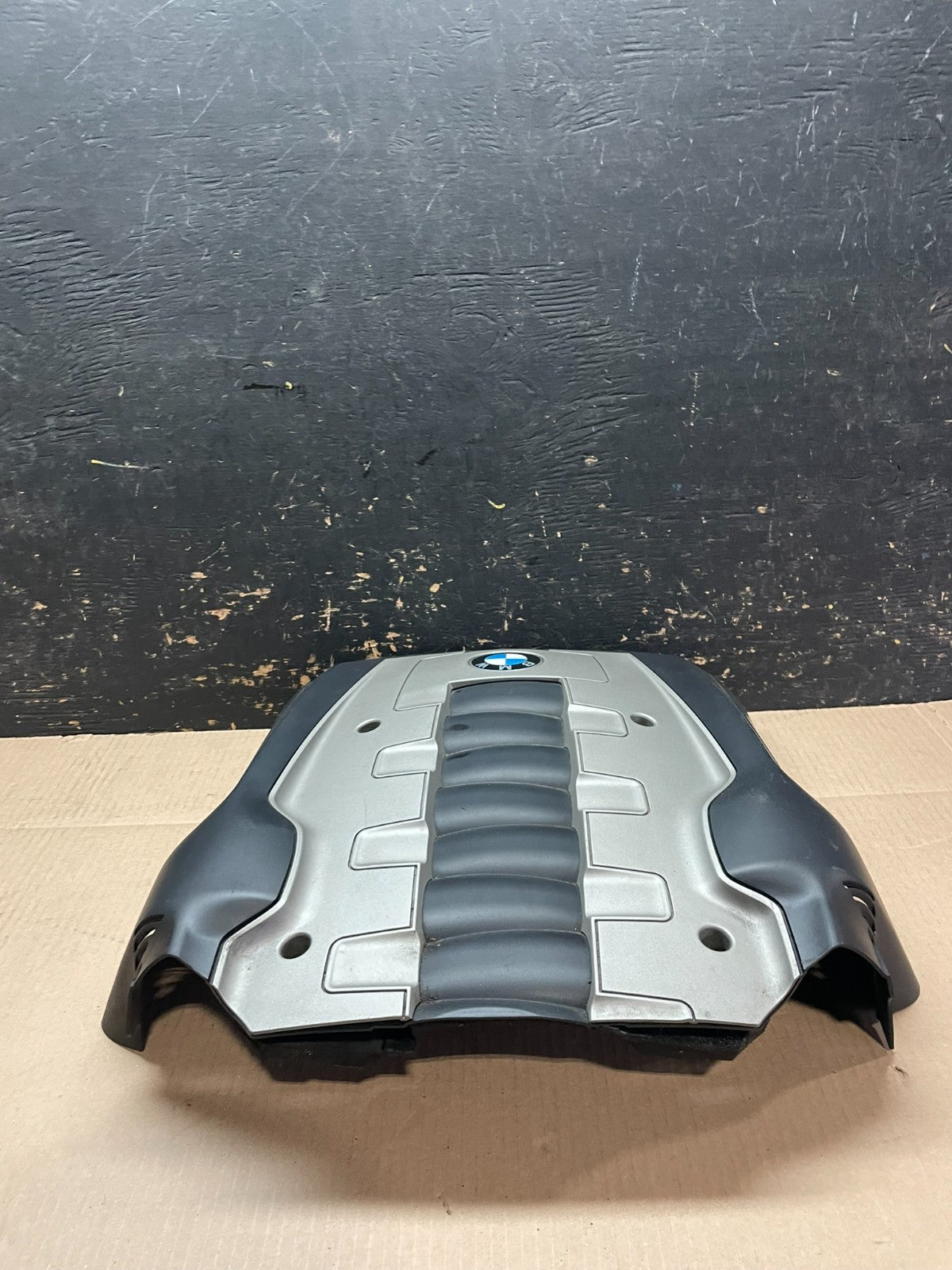 2006 to 2010 BMW 550i 650i 750i Plastic Engine Cover Shield OEM Z8289 DG4