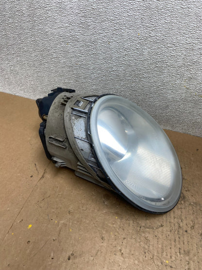 1998 to 2005 Volkswagen Beetle Right Passenger Side Headlight AD1100 DW2
