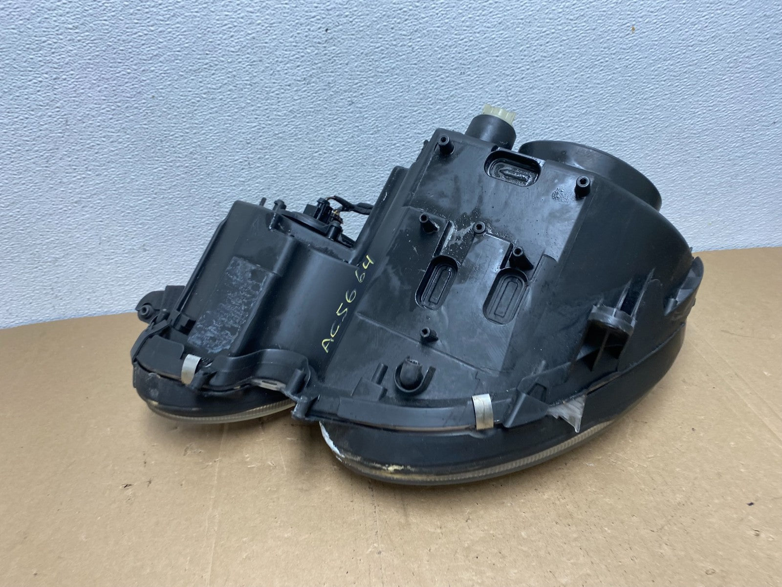 2003-2006 Mercedes E E320 E350 Class Right Passenger Halogen Headlight AC5664 DW8