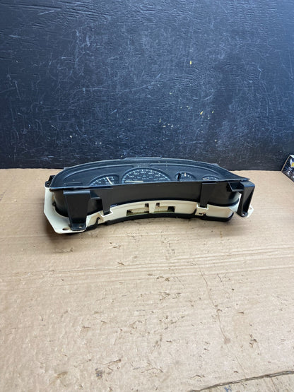 2002 GMC Yukon Speedometer Cluster Gauge AF2161 DG4