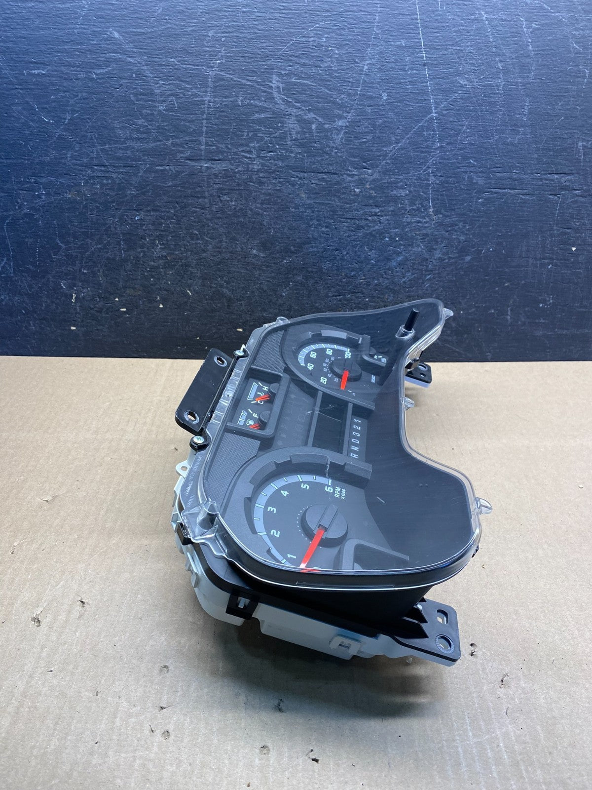 2011 Ford E150 E250 E350 VAN Gauge Speedometer Cluster ag7478 DG2