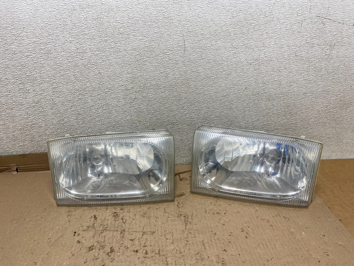 1999-2004 Ford F-250 F250 Super Duty Left+Right Side Headlights U2338 DG0