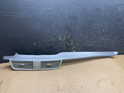 2009 to 2014 Volkswagen Routan Dash Center Trim Bezel Panel Vents z0174 DG0
