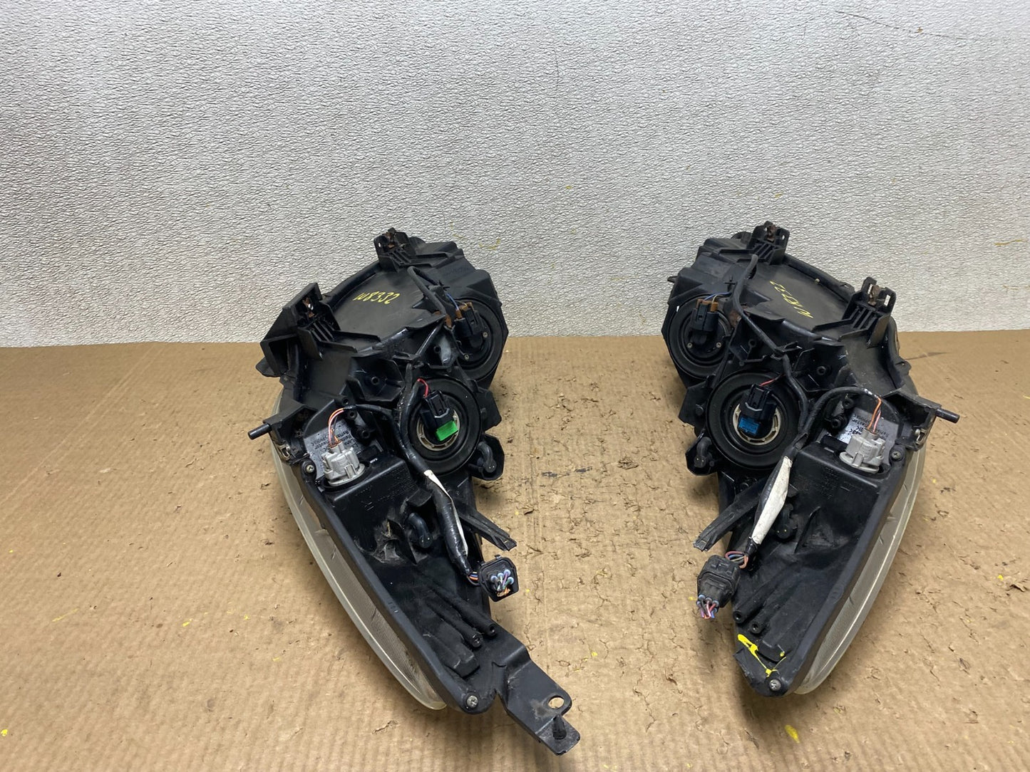 2010-2013 Mazda 3 Halogen Left+Right Side Headlights W8332 DW13