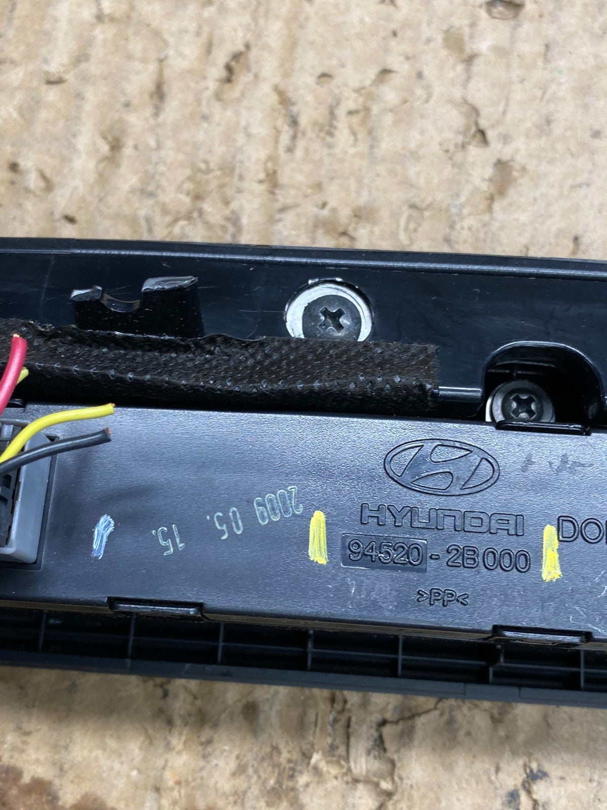 2007 to 2009 Hyundai Santa Fe Center Dashboard Radio Bezel Trim AD1871 DG6