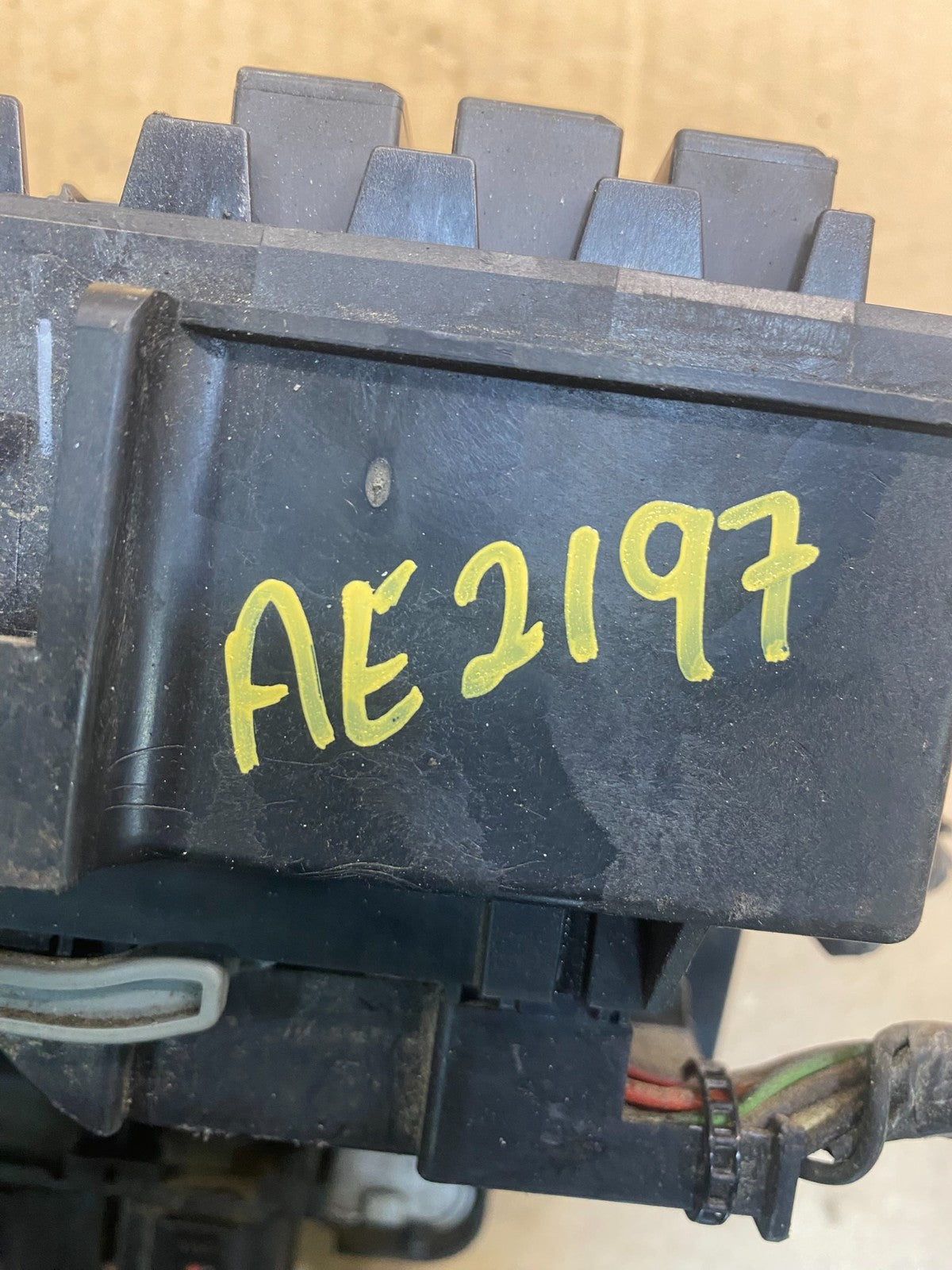 2005 Jeep Grand Cherokee BMC Body Module Power Fuse Box Relay AE2197 DW5