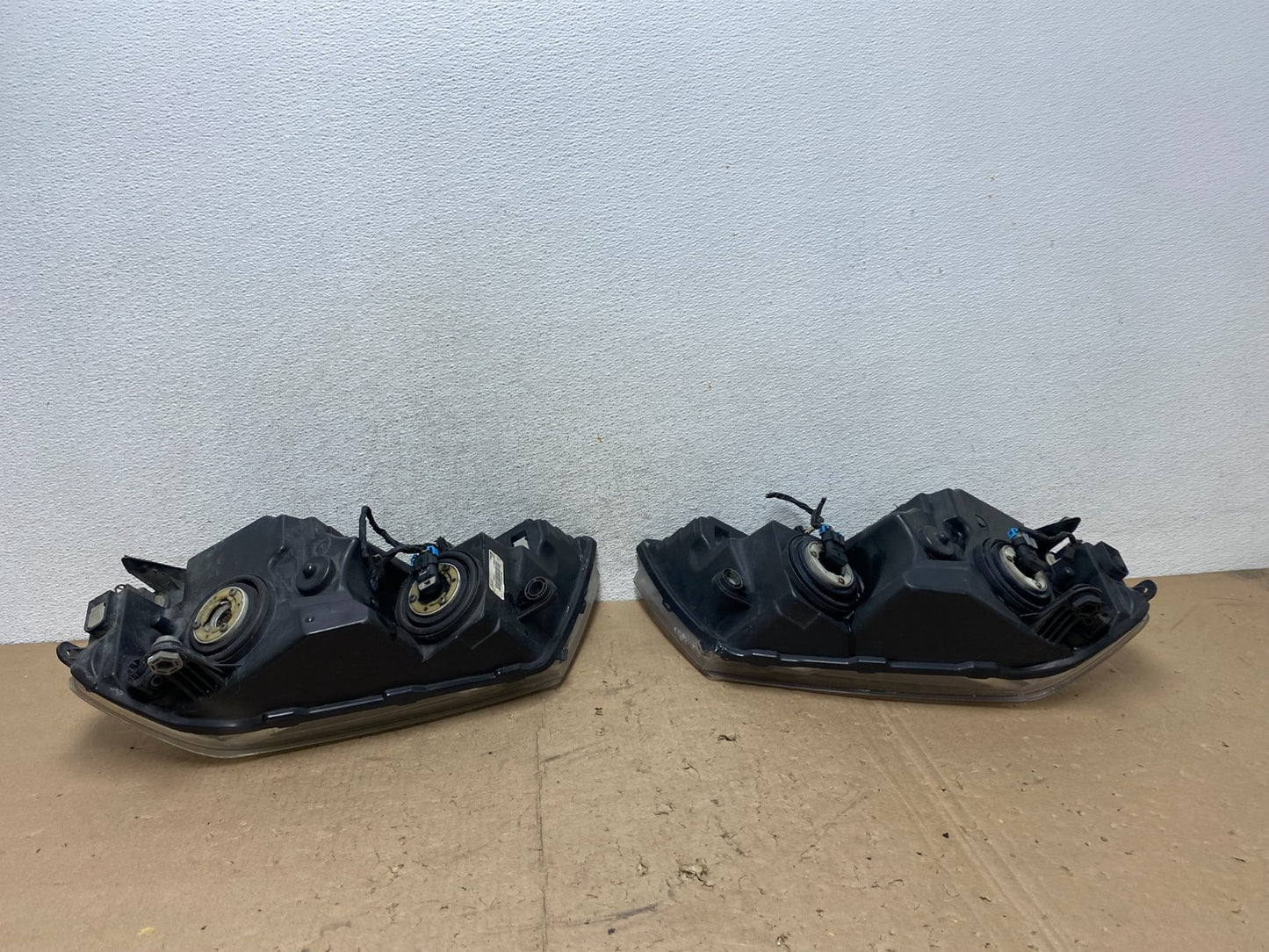 2008 to 2014 Dodge Avenger Left+Right Side Set Halogen Headlights AG5656 DW7