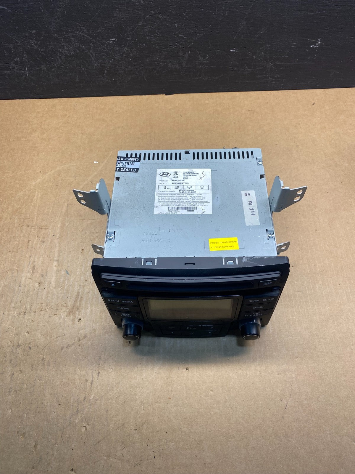 2011 to 2012 Hyundai Sonata Am Fm Cd Player Radio Receiver AC6969 DG3
