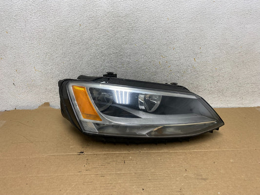 2011 to 2014 Volkswagen Jetta Right Passenger RH Headlight Halogen AH7831 DW0