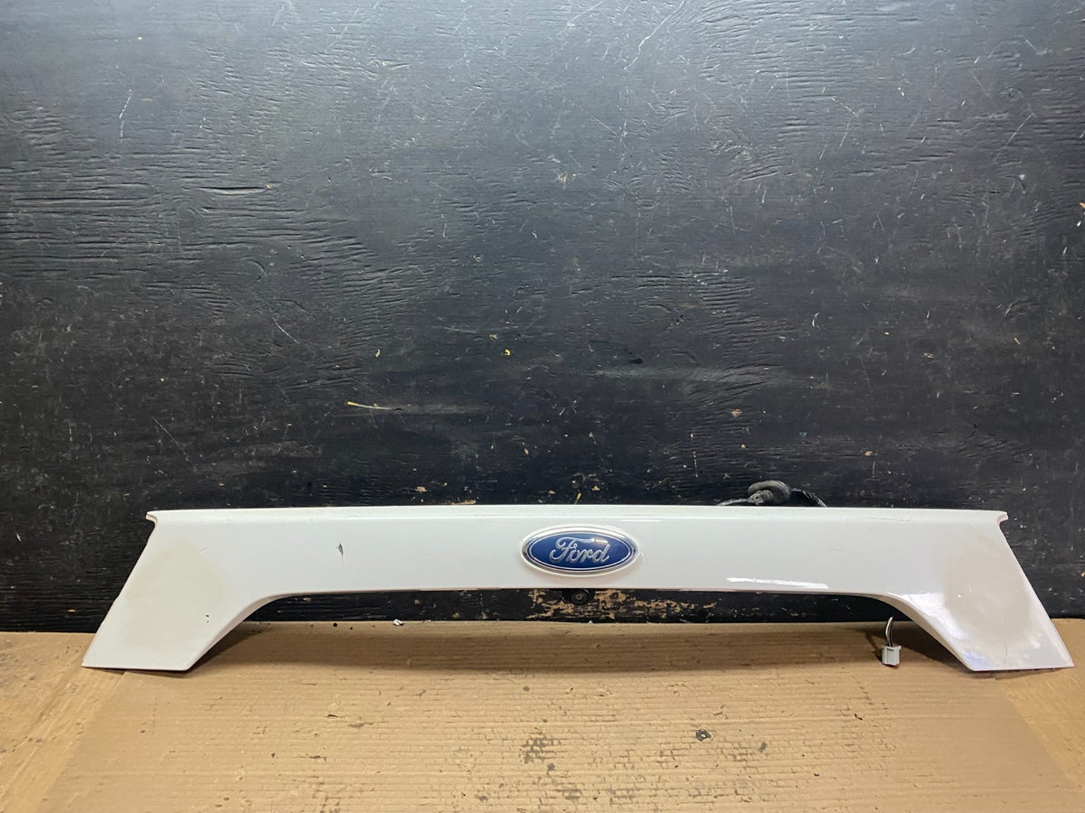 2017 2018 2019 Ford Escape Rear Trunk Molding with Camera u8156 DG0