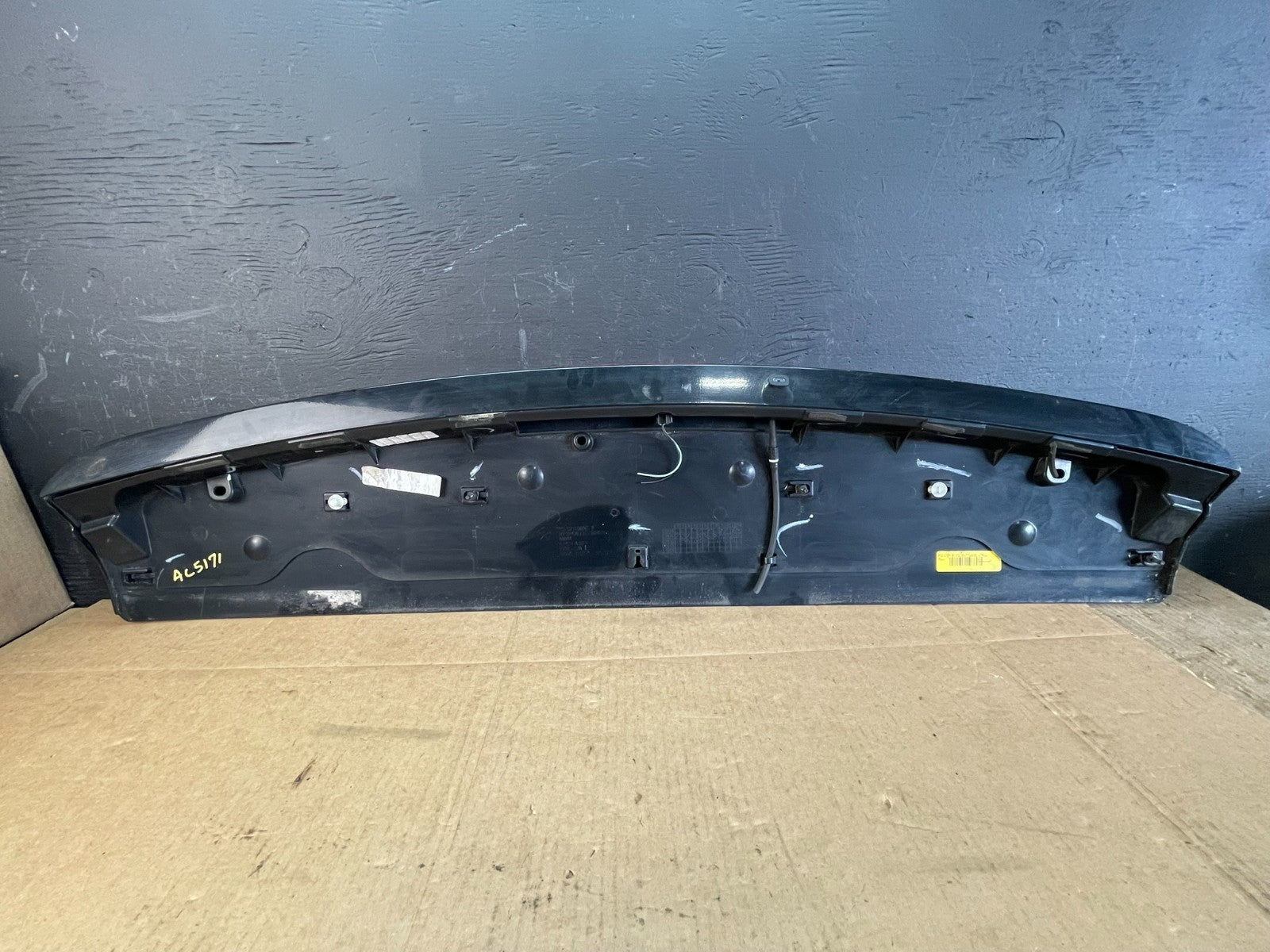 2011 to 2019 Dodge Grand Caravan Rear Upper Wing Spoiler W/Brake Light ac5171 DG6