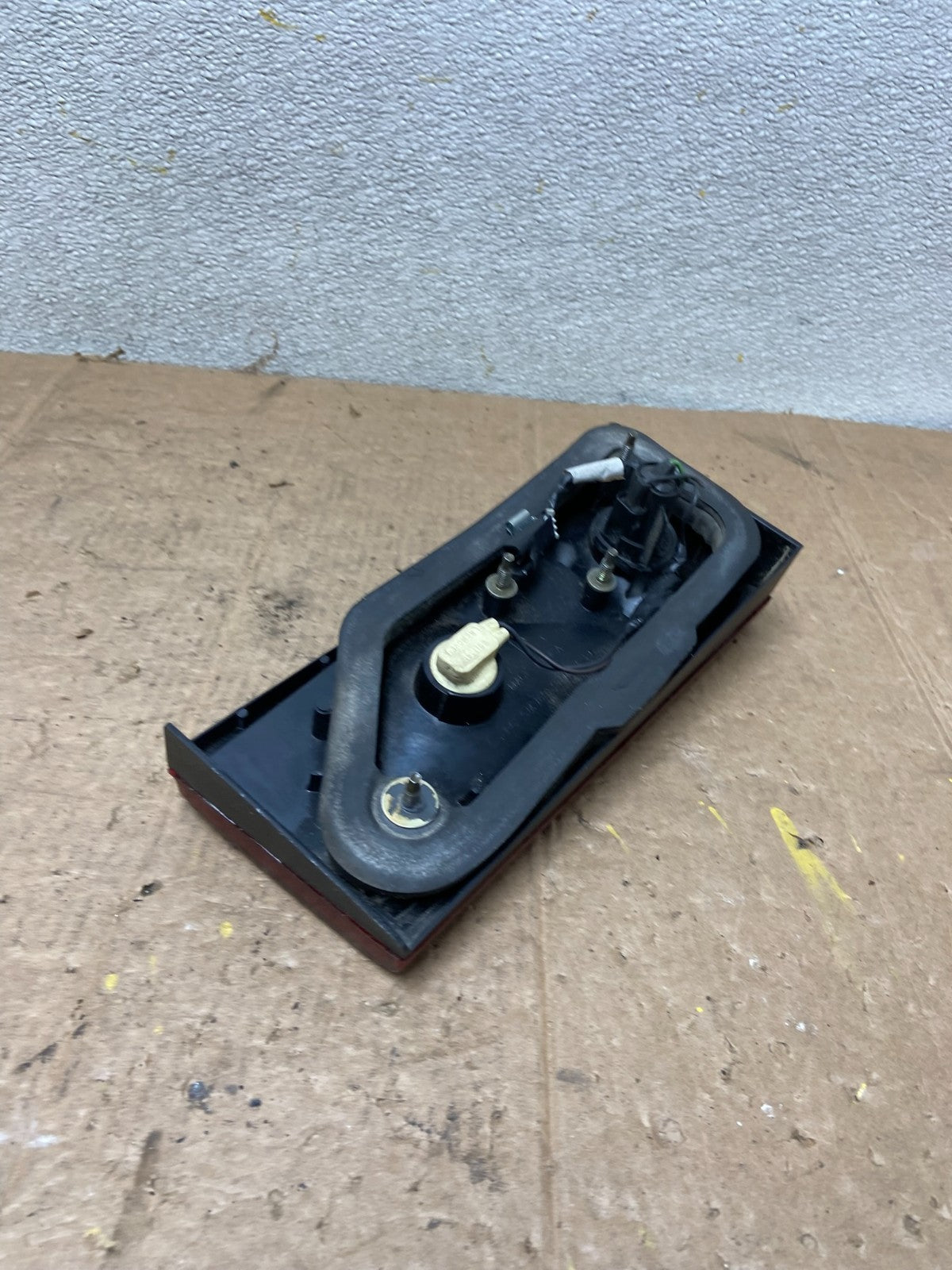 1996 1997 1998 Buick Skylark Right Passenger RH Side Inner Tail Light AA35073
