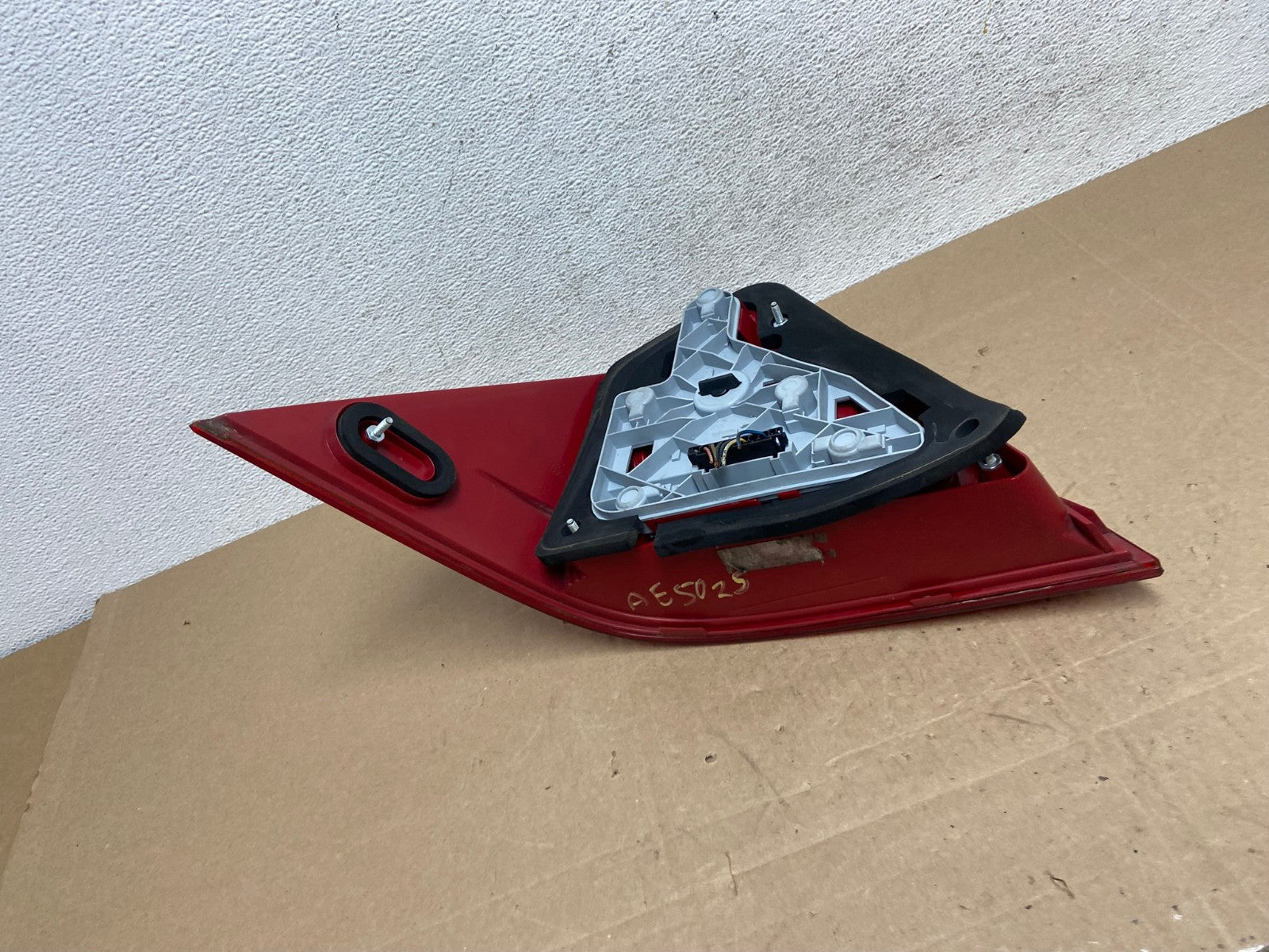 2005-2007 Mercedes-Benz C 230 - W203 C-Class Right Passenger Tail Light AE50255