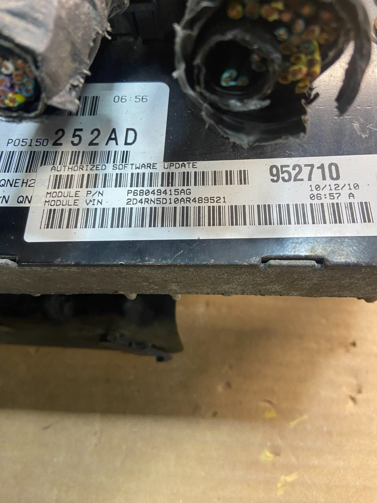 2010 Dodge Caravan Town & Country Engine Computer ECU OEM Z9162 DG4