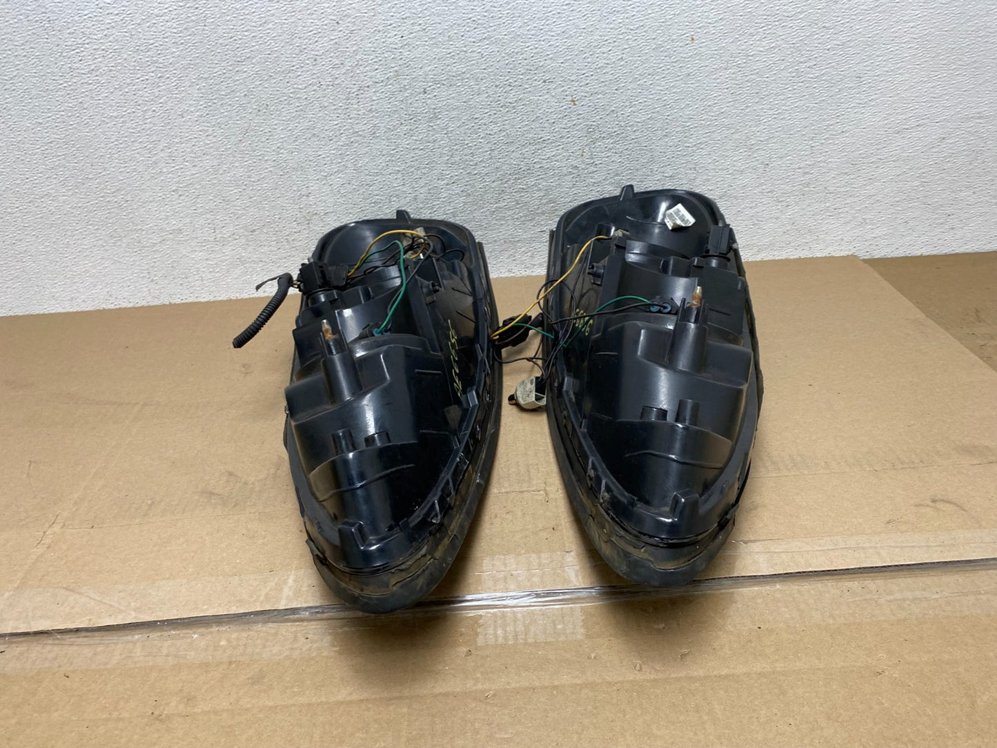 2004 to 2008 Pontiac Grand Prix Left+Right Side Black Headlights AE6656 DW10
