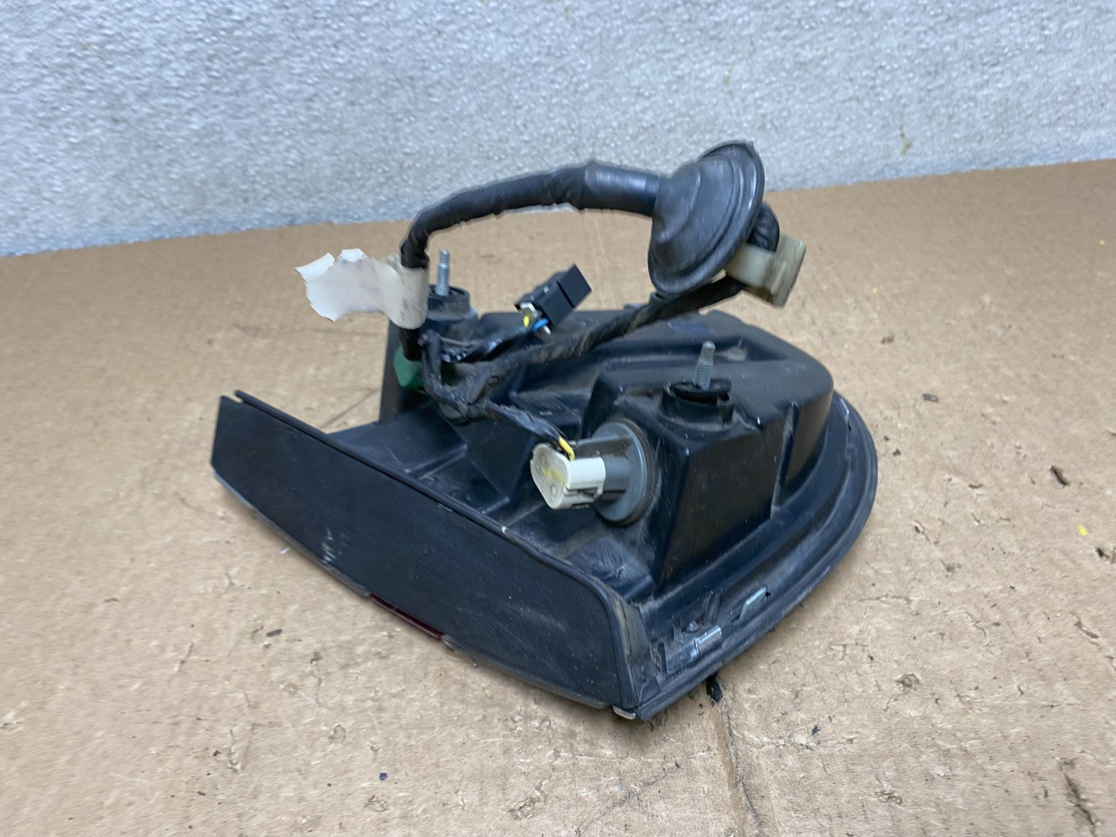1997-1998 Buick Park Avenue Ave Right Passenger Rh Side Tail Light OEM V1317 DW5