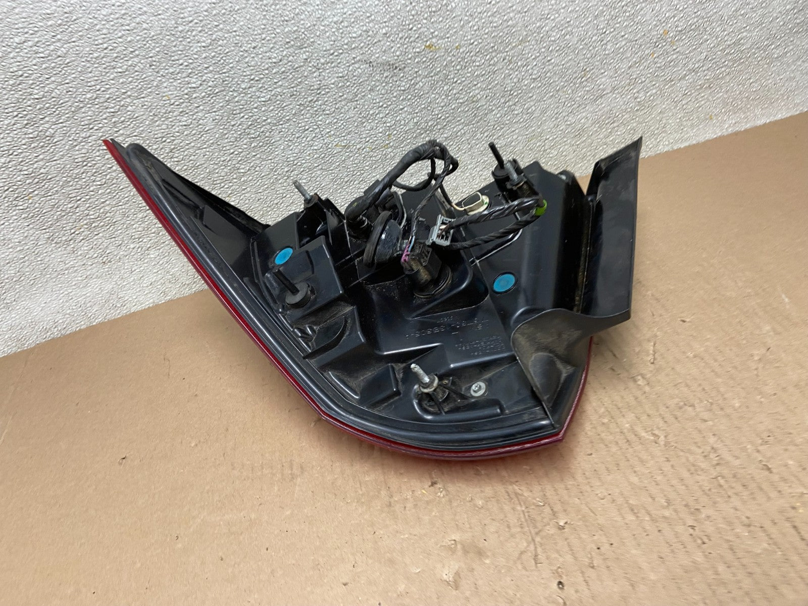 2005 to 2007 Mercury Montego Left Driver LH Side Tail Light AD1004 LK4