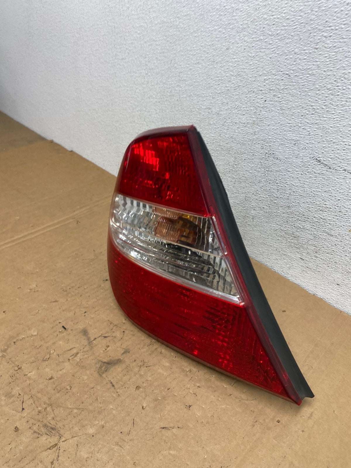 2002 2003 2004 Toyota Camry Left Driver LH Side Tail Light AD3184 LK1