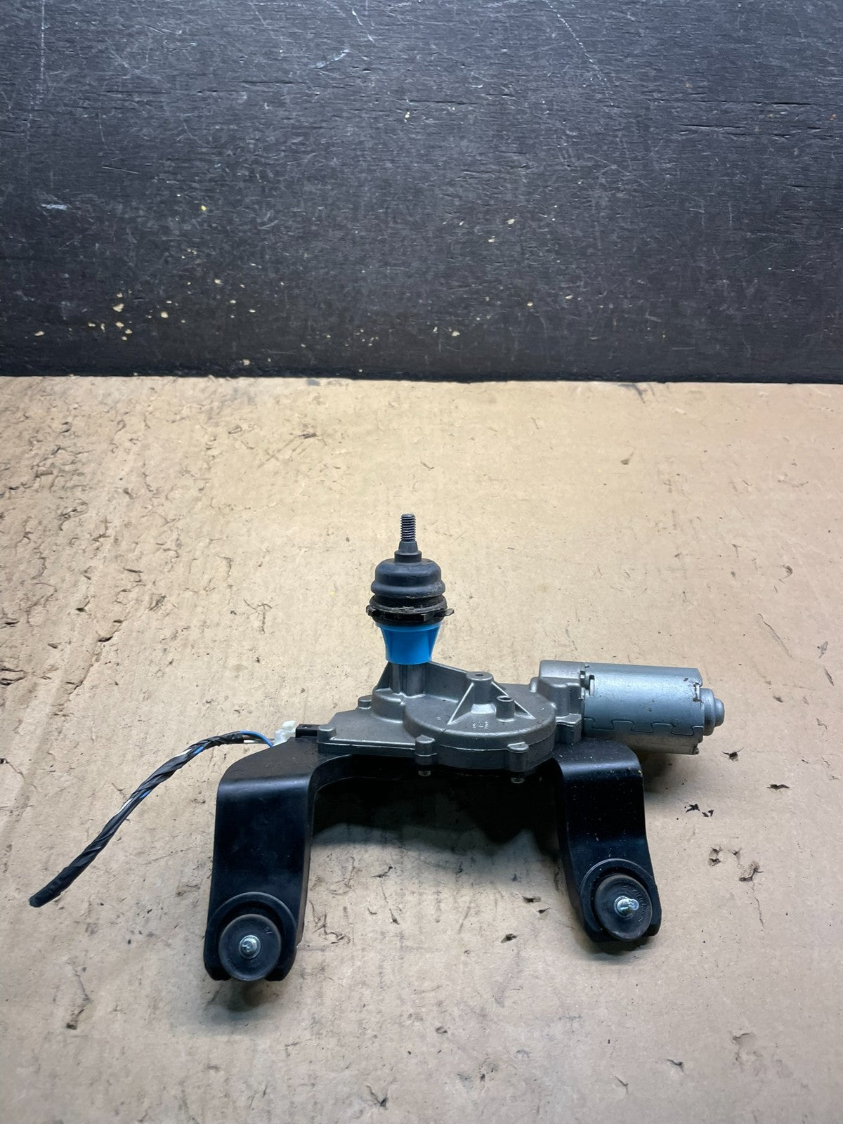2010 - 2015 Hyundai Tucson Rear Glass Windshield Wiper Motor W6850 DG1