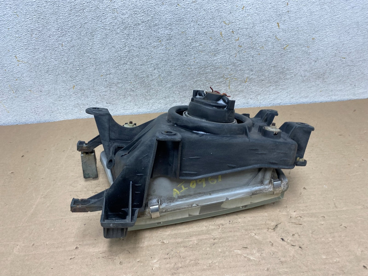 1999 to 2002 Toyota 4Runner Halogen Right Passenger RH Headlight AI0961 DW7