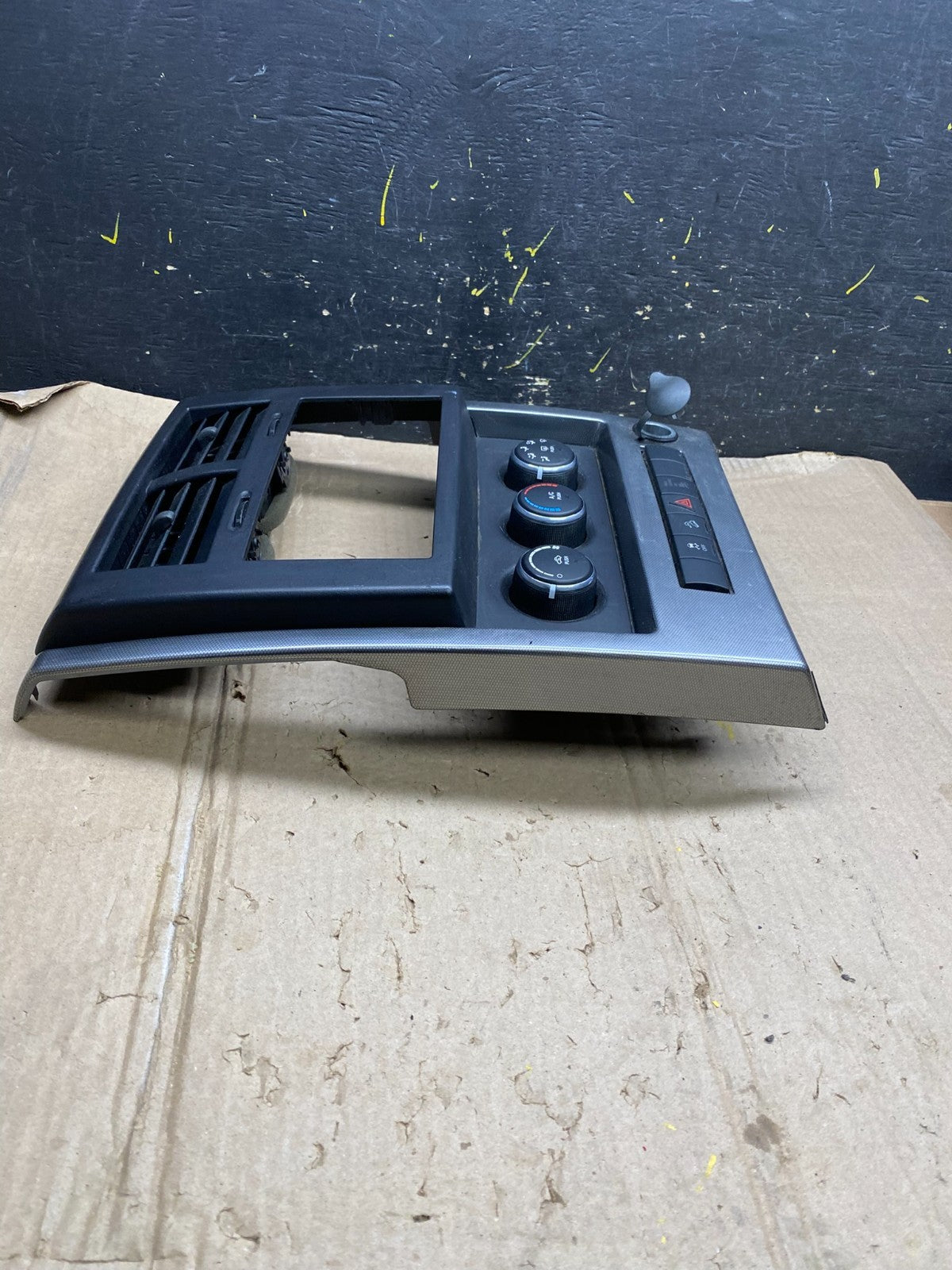 2008 to 2012 Jeep Liberty Dash Climate Temperature Control Radio Bezel x5900 DG1