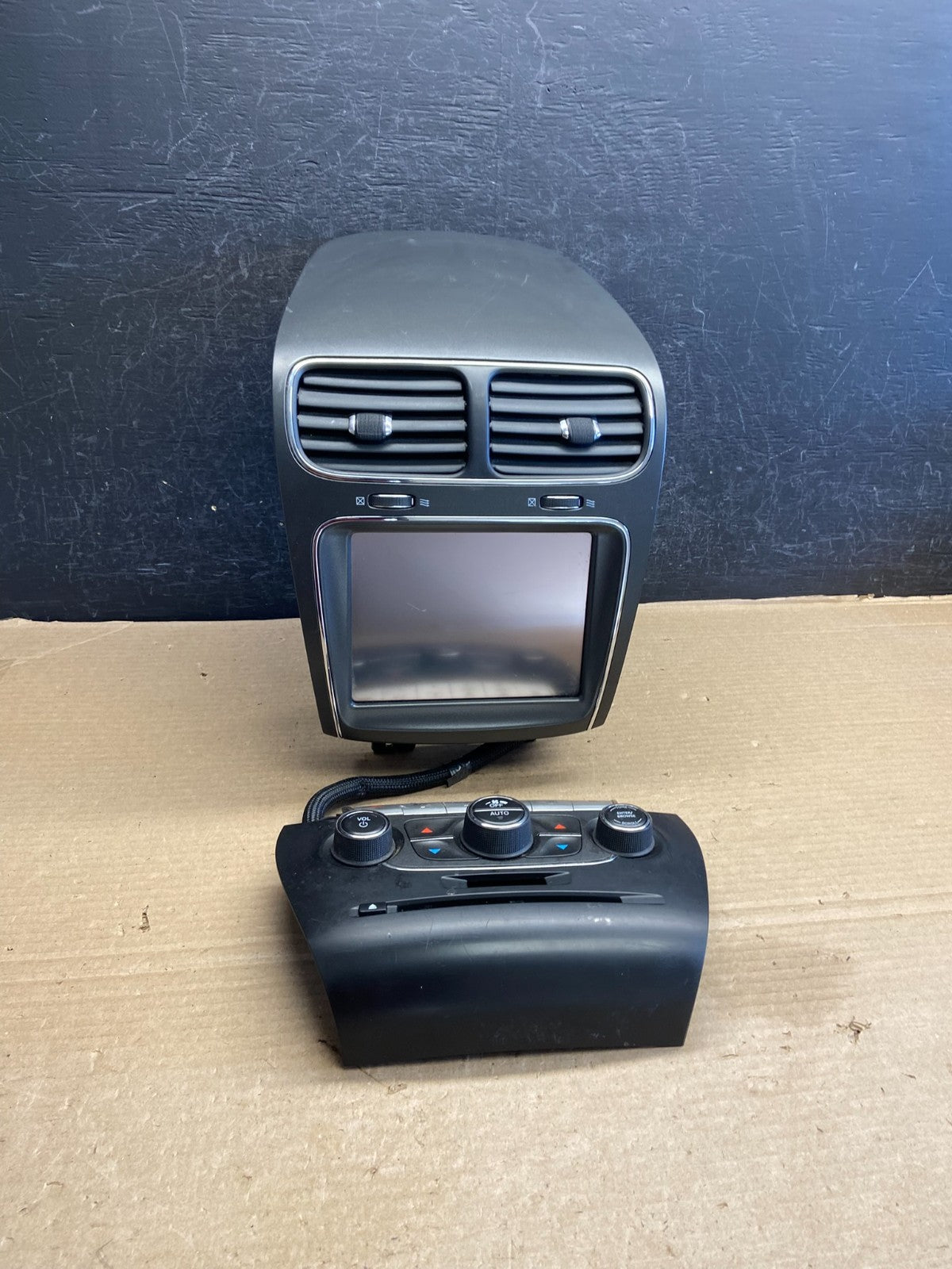 2011 to 2019 Dodge Journey 8.4 Radio Display Screen Climate Control AH1581 DG0