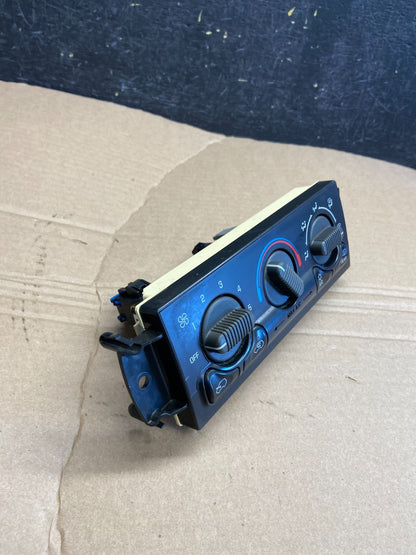 1999 to 2002 Chevrolet Silverado HVAC Heater Climate Control Module AF1771 DG1