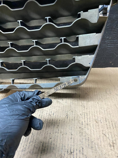 2003 2004 2005 Infiniti FX35 Grill Grille W/ Emblem N3290 DG7