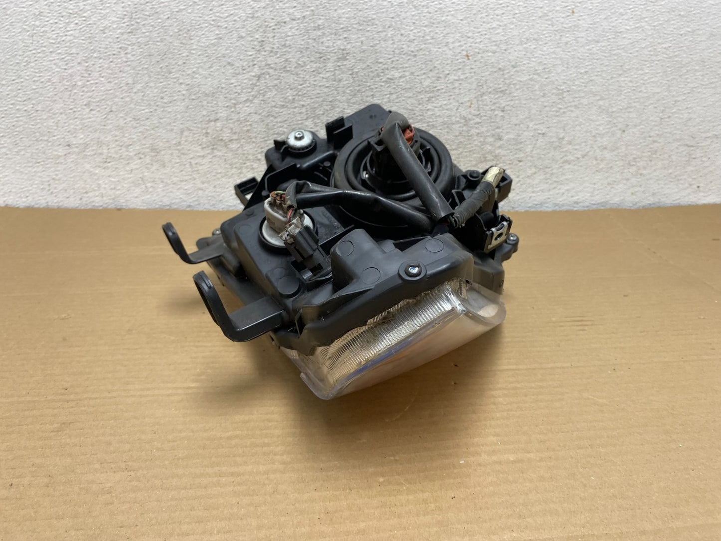 2005-2007 Nissan Pathfinder Halogen Headlight Left Driver LH AG8840 DW5