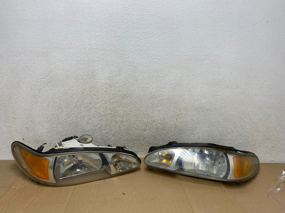 1998 to 2003 Ford Escort Left+Right Set Halogen Headlights AI1150 DW0