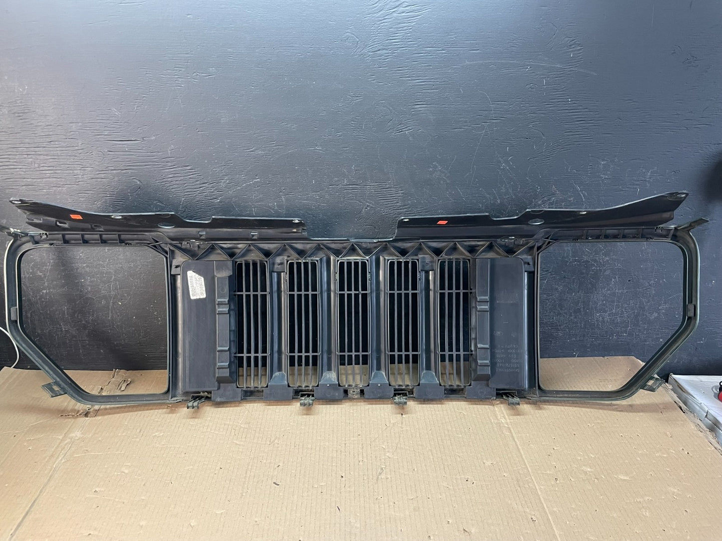 2008 2009 2010 2011 2012 Jeep Liberty Front Upper Grill Grille AE3619 DG3