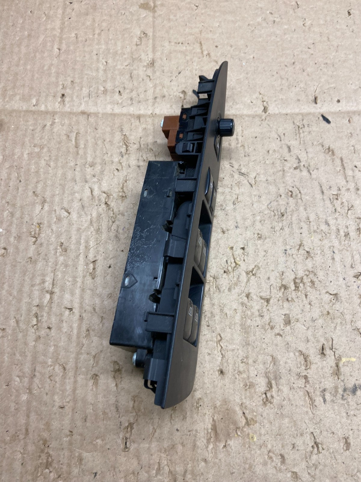 2008  to 2010 Nissan Titan QX56 Master Power Window Switch OEM Y7757 DG2