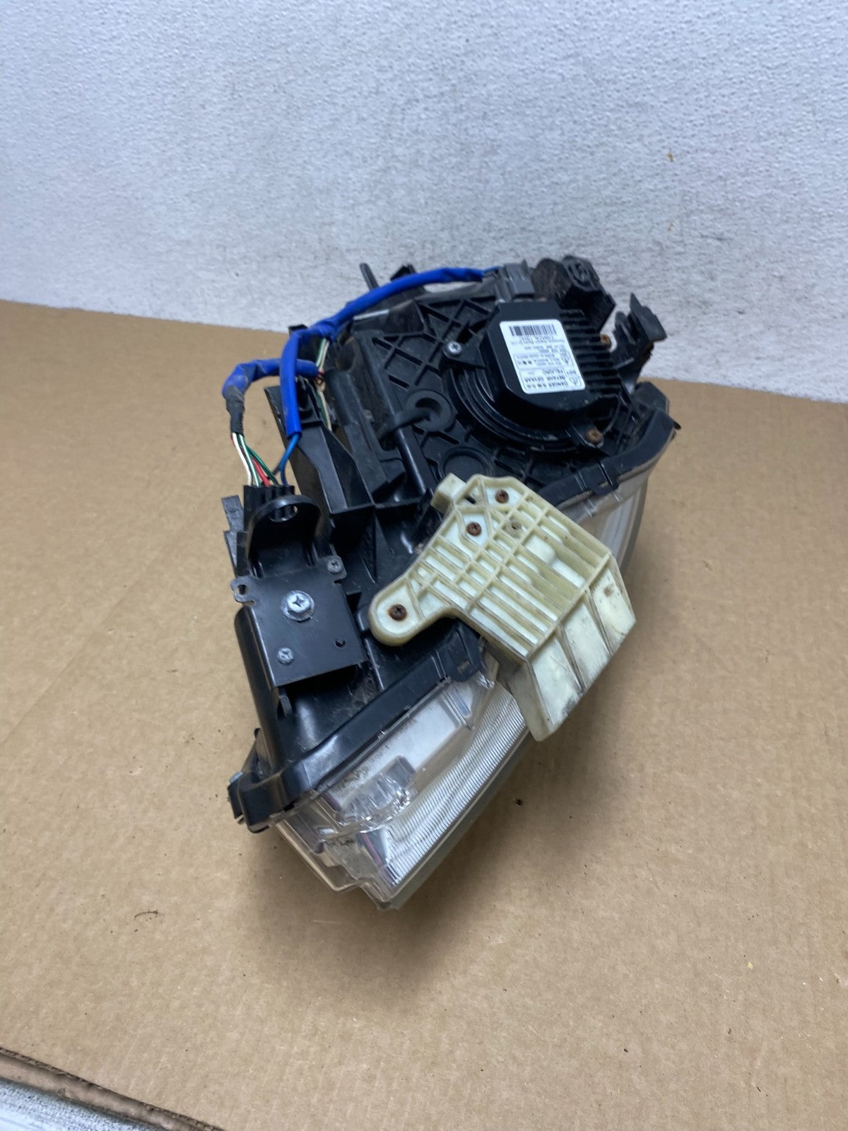 2010-2012 Infiniti G37 Right Passenger Side Xenon HID Headlight AF9494 DW9