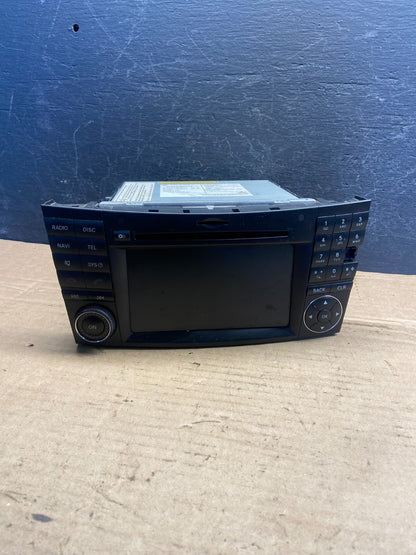 2009-2011 Mercedes Benz W211 E350 E500 Radio Screen Navigation Display AE2517 DG0