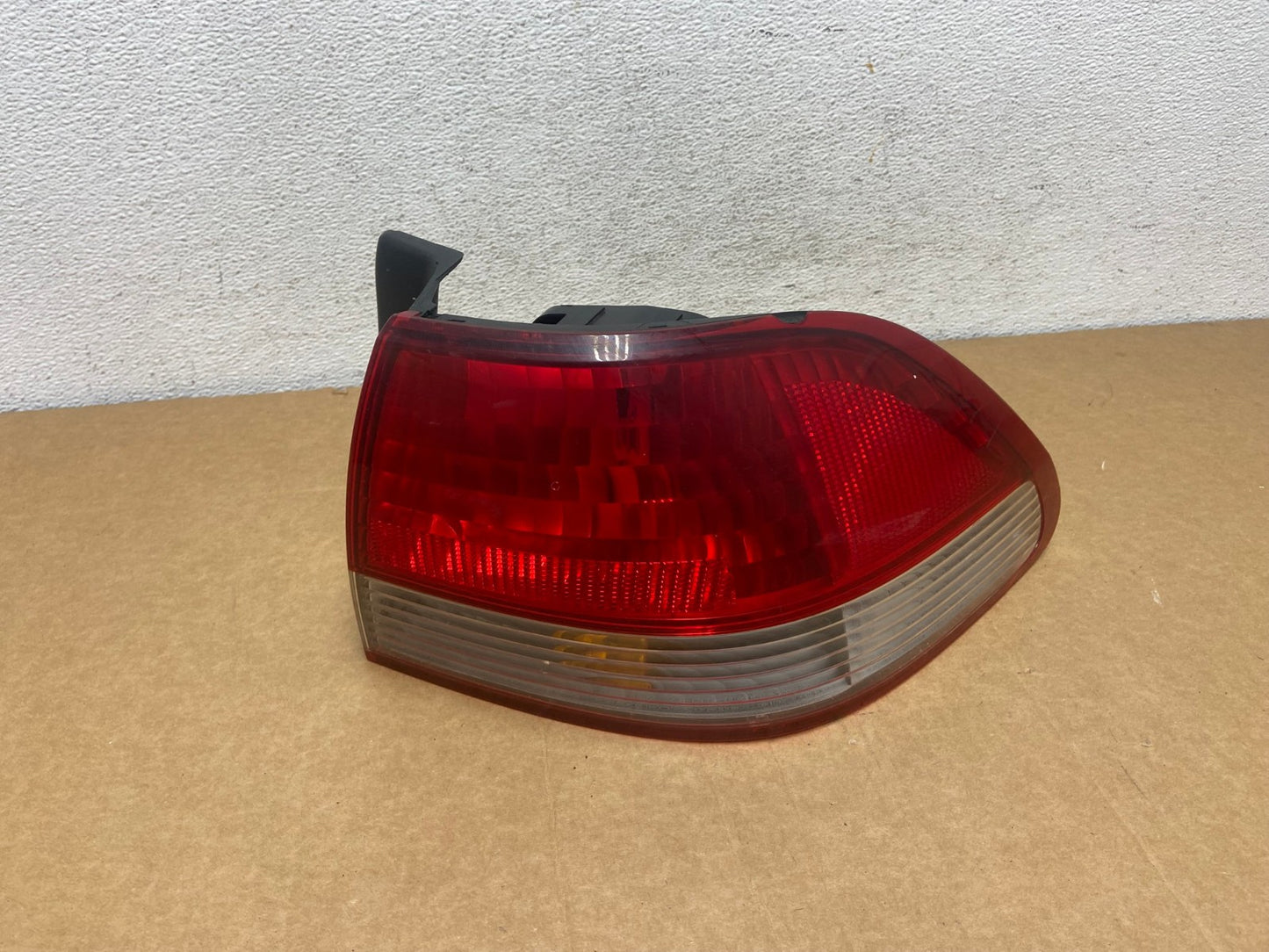 2001 to 2002 Honda Accord Sedan 4door Right Passenger Tail Light AD5292 LK0