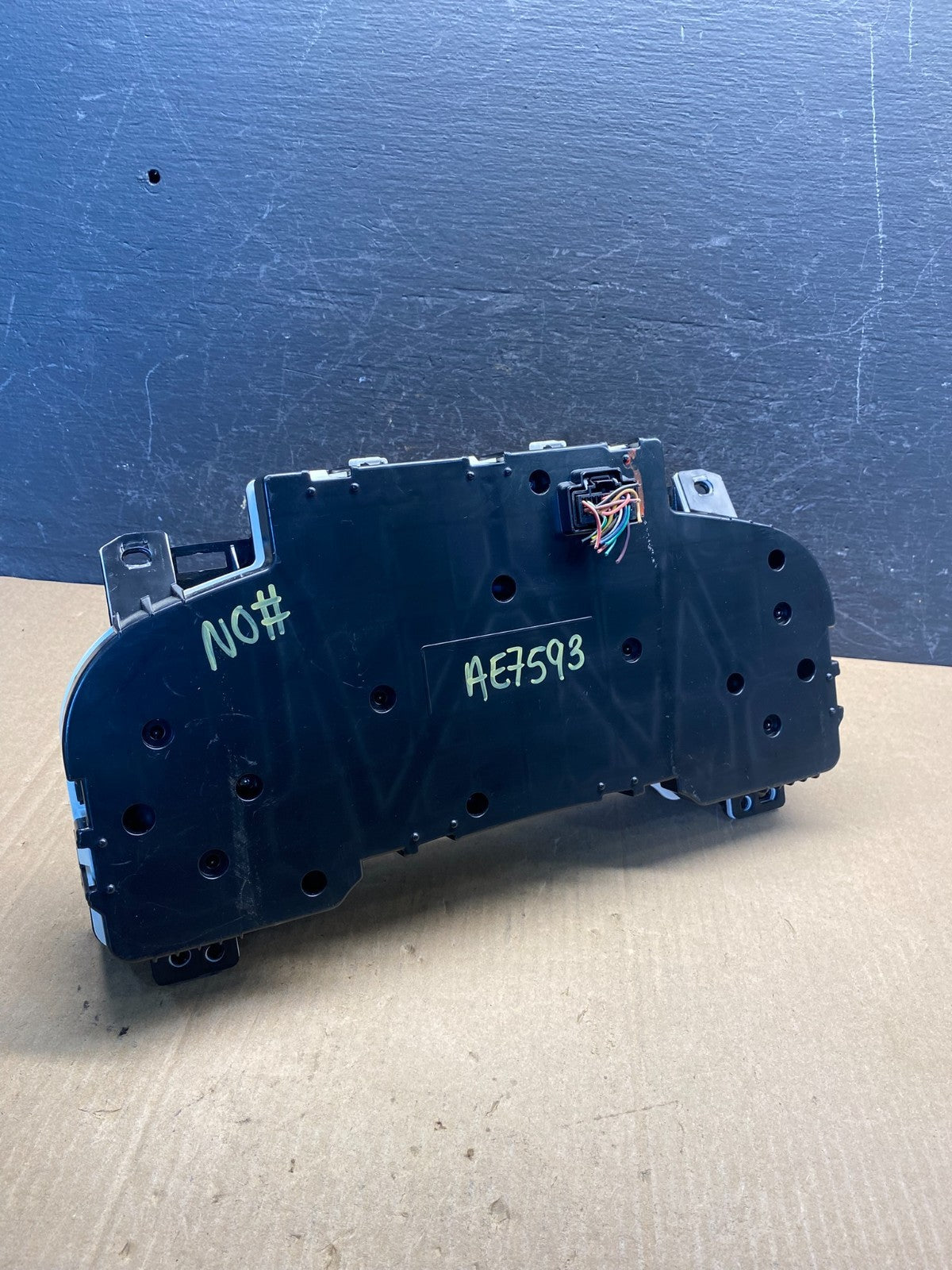 2008 to 2011 Chevrolet Tahoe Hybrid Cluster Gauge Speedometer ECM AE75933