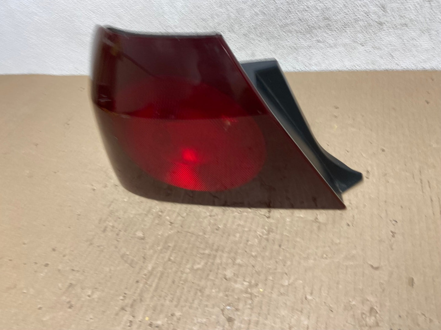 2000 - 2005 Chevrolet Impala Left Driver Lh Side Tail Light AE9766 LK1