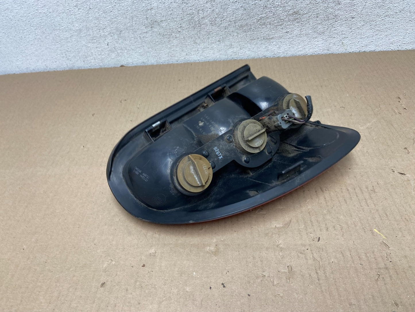 1998 to 2003 Dodge Durango Tail Light Right Passenger RH Side AG5883 DW5