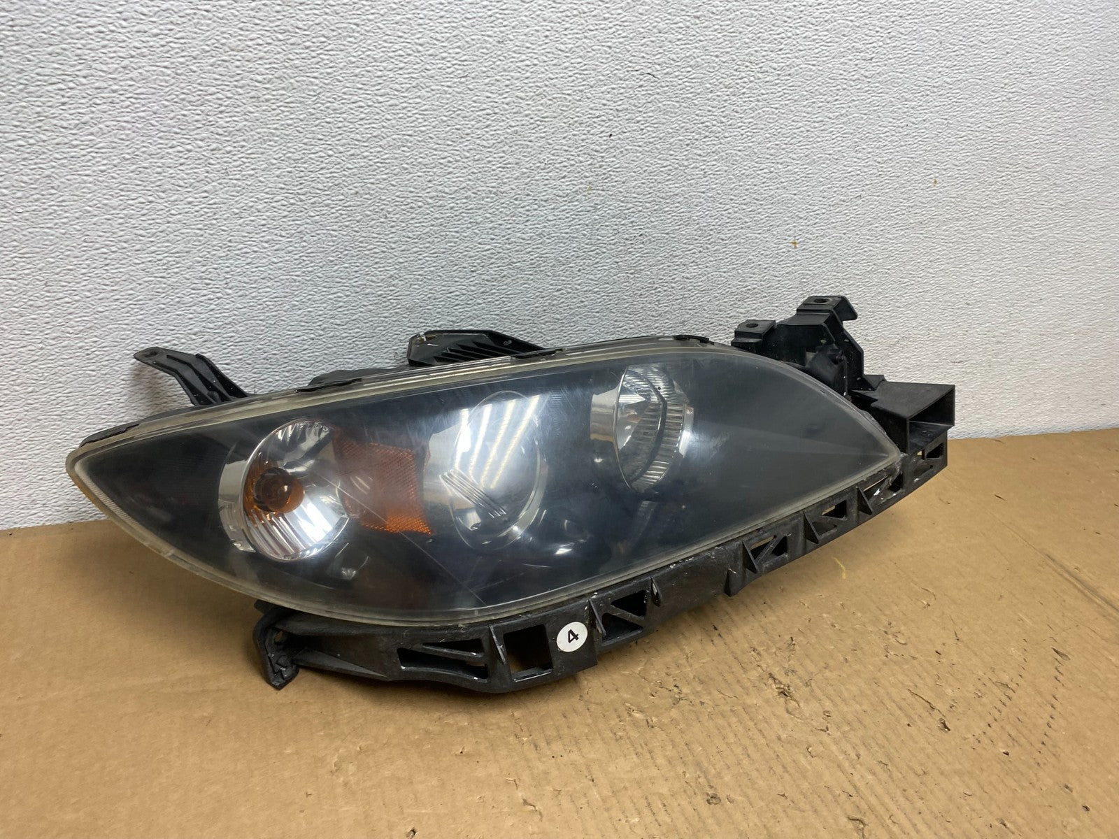 2004 to 2009 Mazda 3 Sedan Right Passenger Rh Side Headlight AD1064 DW2