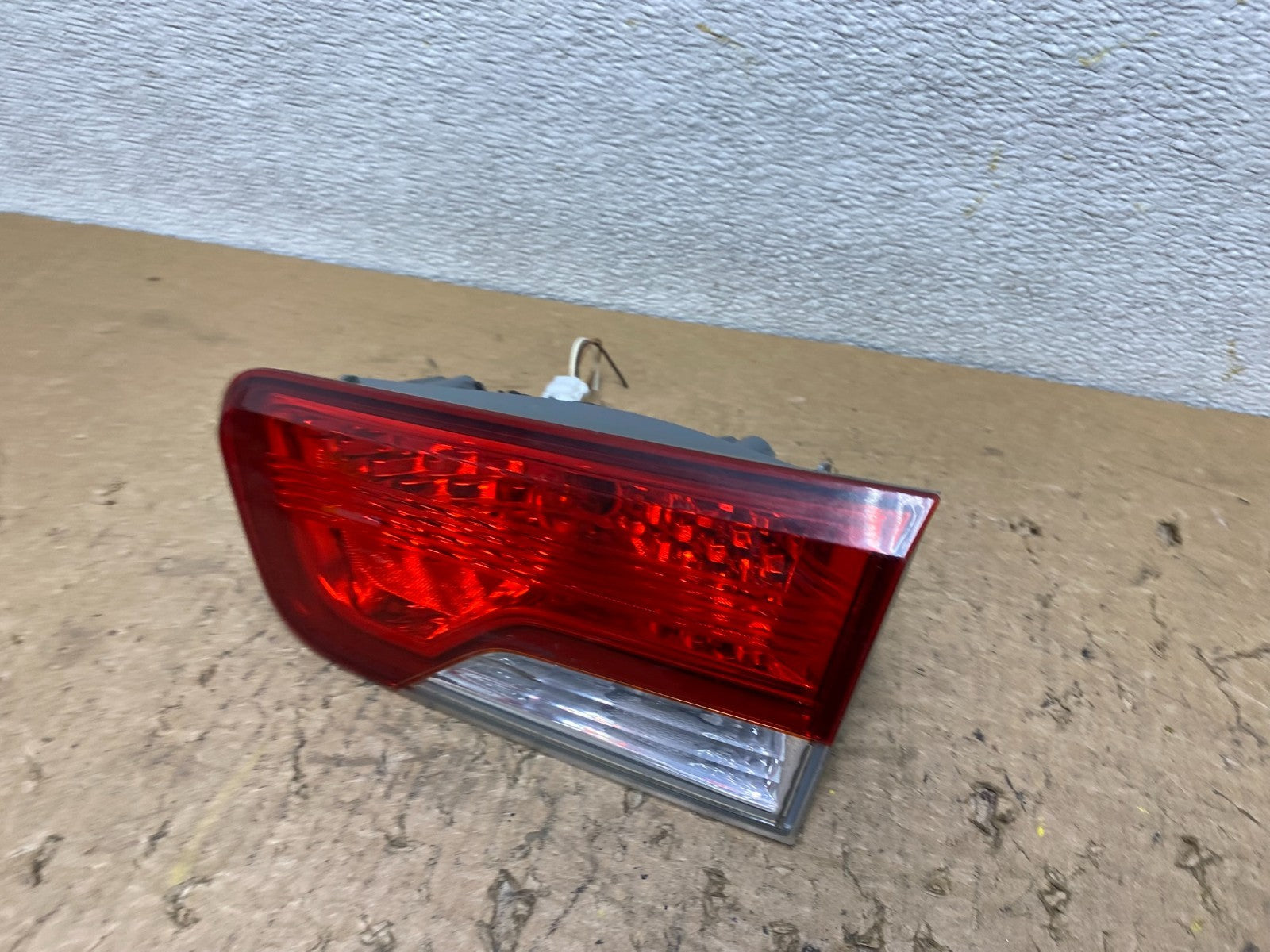 2010 to 2013 Kia Forte Koup Right Passenger RH Inner Tail Light OEM V8540 DW1