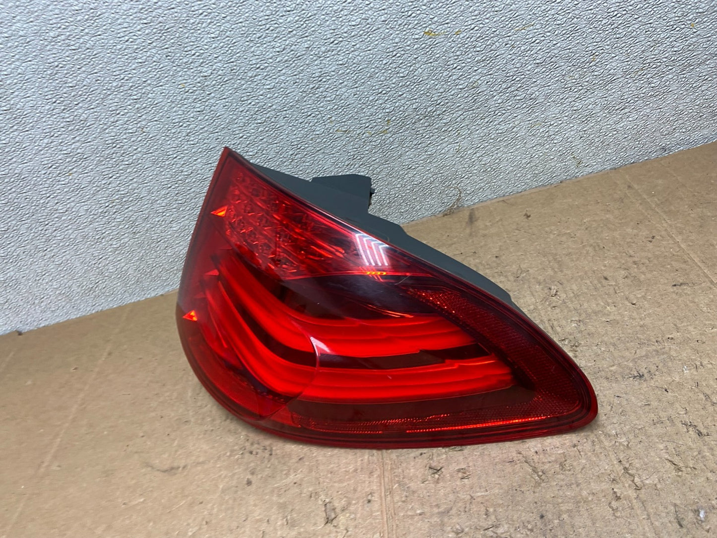 2010-2013 BMW F07 5-Series Gran Turismo GT Right Passenger Tail Light AA3895 DW1