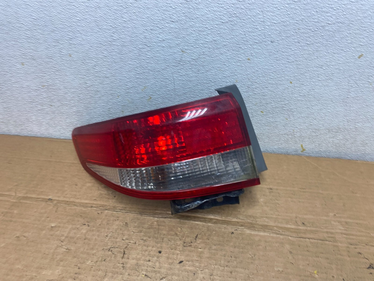2003 to 2004 Honda Accord Sedan Left Driver Lh Side Tail light M7770 DW1