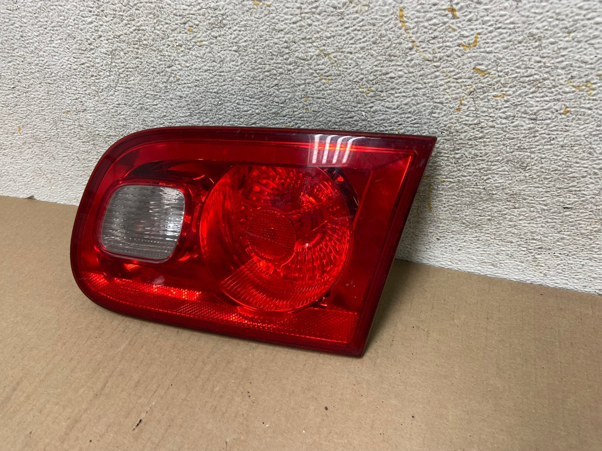 2006 to 2011 Buick Lucerne Right Passenger Side Inner Tail Light AH5720 LK2