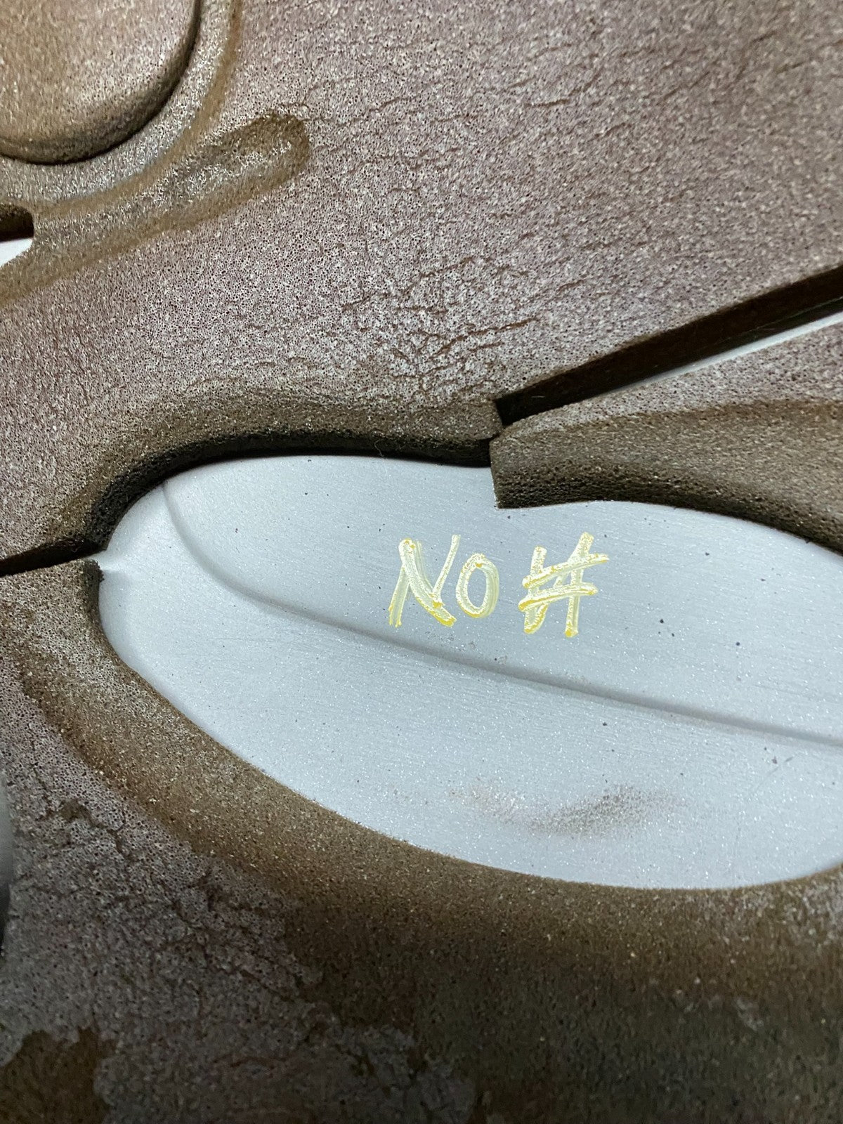 2004 to 2007  Cadillac CTS 3.6L Plastic Engine Cover Shield W4598 DG8